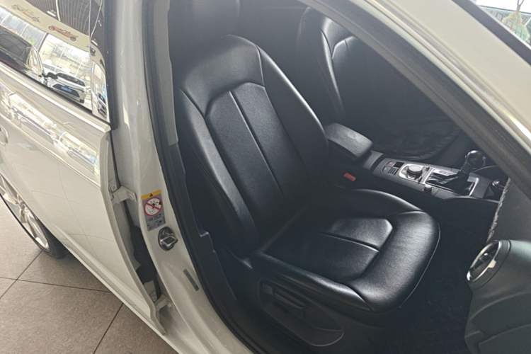 Used Audi A3 2018 30th Anniversary Edition Sportback 35 TFSI Ambition Model Right Front Seat
