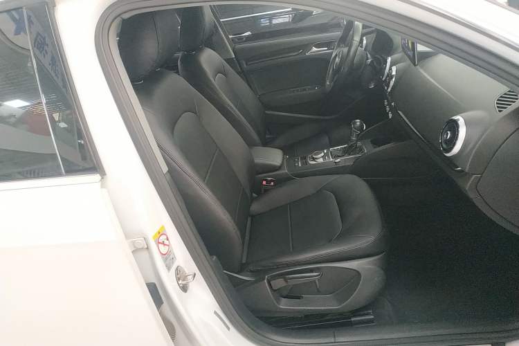 Used Audi A3 2018 30th Anniversary Edition Sportback 35 TFSI Fashion Model Right Front Seat