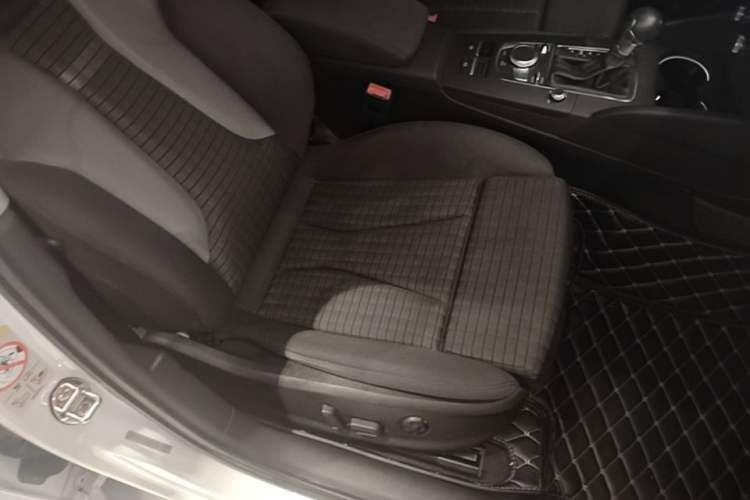 Used Audi A3 2018 30th Anniversary Edition Limousine 35 TFSI Sport Model Right Front Seat