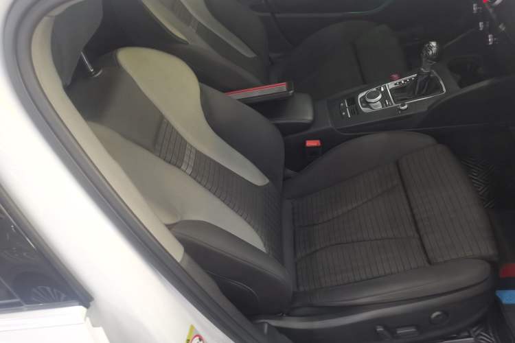 Used Audi A3 2018 30th Anniversary Edition Limousine 35 TFSI Sport Model Right Front Seat