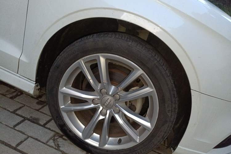 Used Audi A3 2018 30th Anniversary Edition Limousine 35 TFSI Ambition Model Right Front Wheel Hub