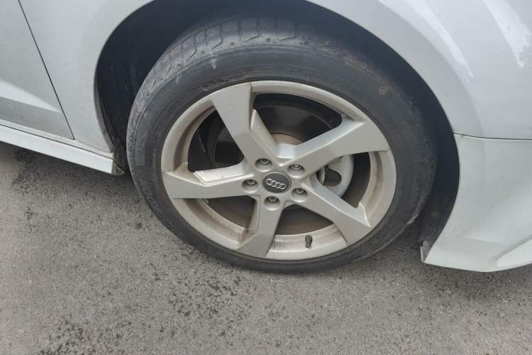 Used Audi A3 2018 30th Anniversary Edition Sportback 35 TFSI Fashion Model Right Front Wheel Hub