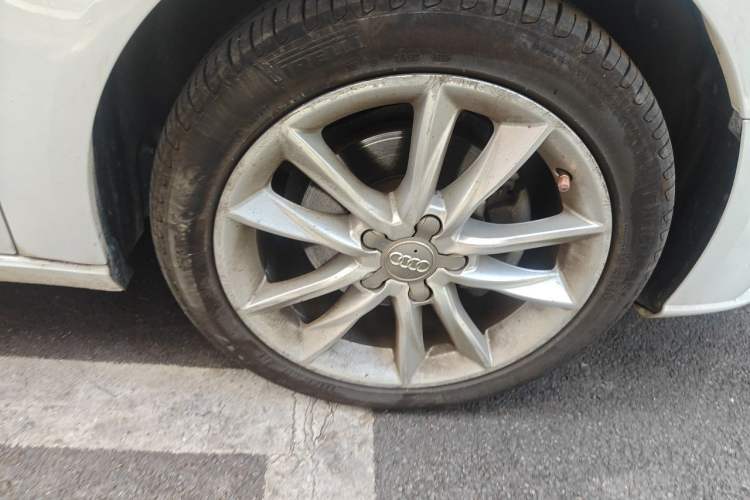 Used Audi A3 2018 30th Anniversary Edition Sportback 35 TFSI Ambition Model Right Front Wheel Hub