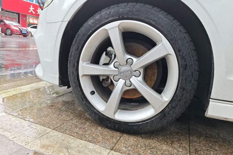 Used Audi A3 2018 30th Anniversary Edition Limousine 35 TFSI Fashion Model Right Front Wheel Hub