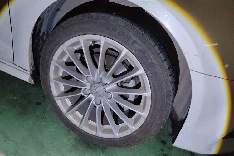 Used Audi A3 2018 30th Anniversary Edition Sportback 35 TFSI Fashion Model Right Front Wheel Hub