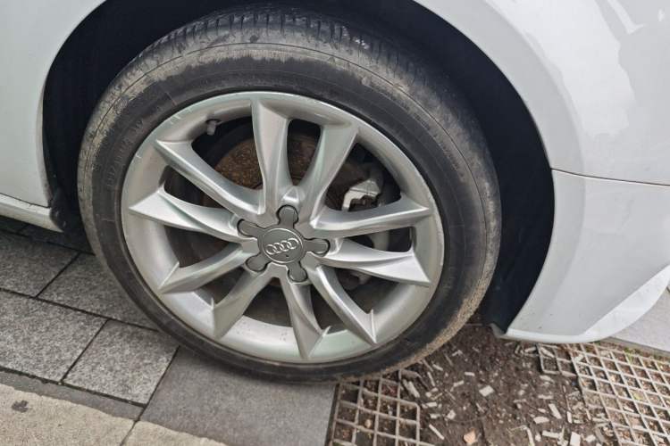 Used Audi A3 2018 30th Anniversary Edition Sportback 35 TFSI Ambition Model Right Front Wheel Hub