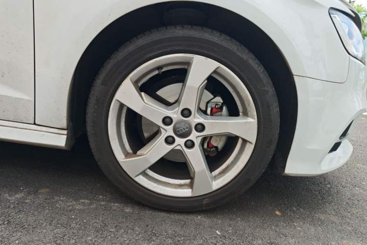 Used Audi A3 2018 30th Anniversary Edition Sportback 35 TFSI Fashion Model Right Front Wheel Hub