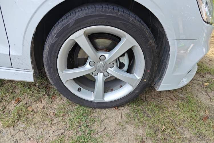Used Audi A3 2018 30th Anniversary Edition Limousine 35 TFSI Fashion Model Right Front Wheel Hub