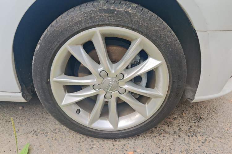 Used Audi A3 2018 30th Anniversary Edition Sportback 35 TFSI Ambition Model Right Front Wheel Hub