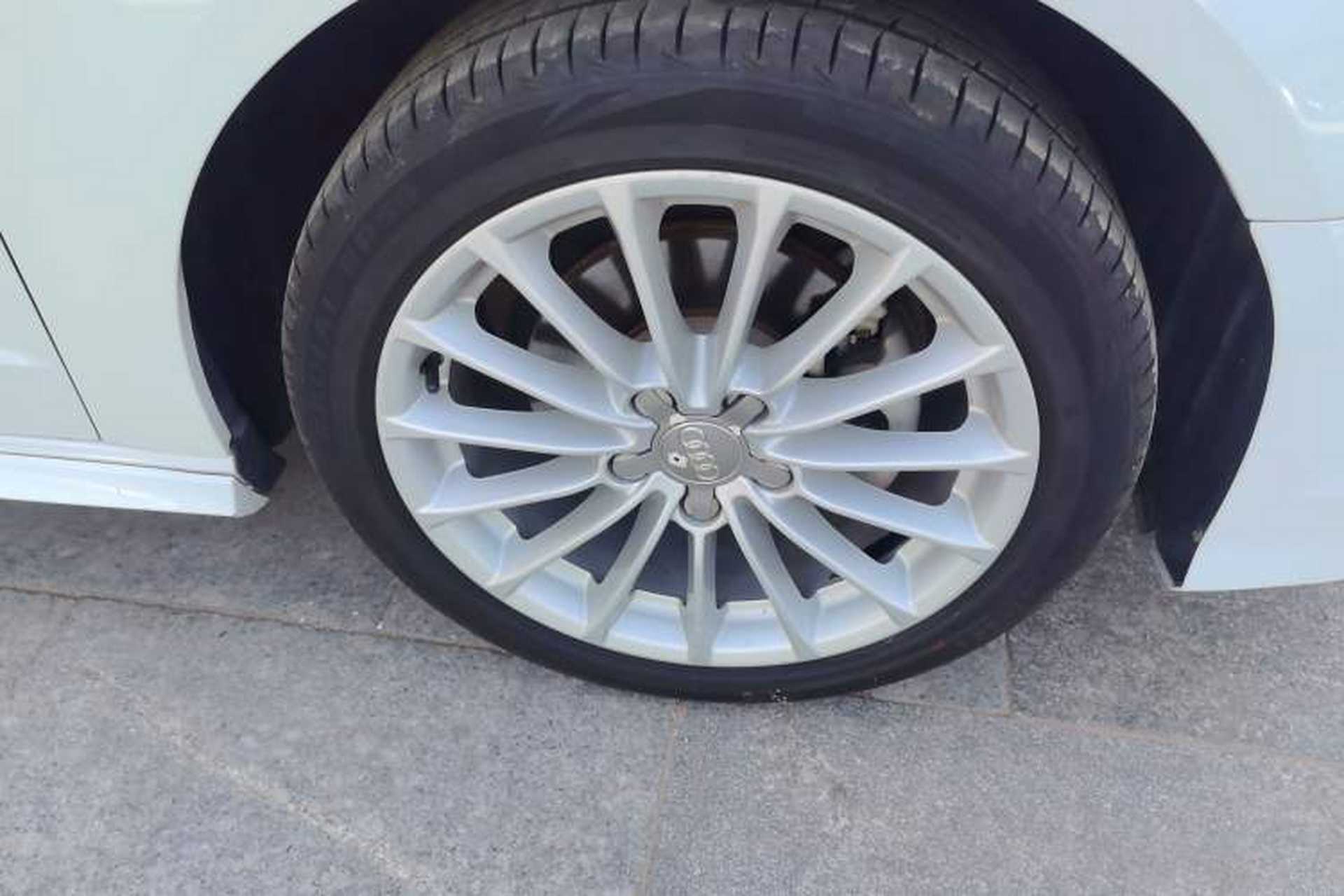 Used Audi A3 2018 30th Anniversary Edition Sportback 35 TFSI Fashion Model Right Front Wheel Hub