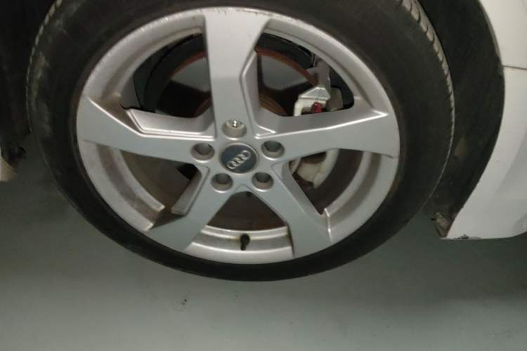 Used Audi A3 2018 30th Anniversary Edition Sportback 35 TFSI Fashion Model Right Front Wheel Hub