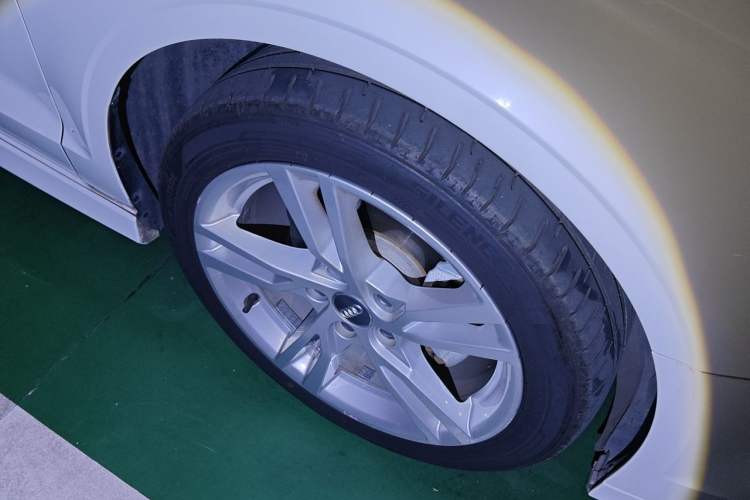 Used Audi A3 2018 30th Anniversary Edition Limousine 35 TFSI Fashion Model Right Front Wheel Hub