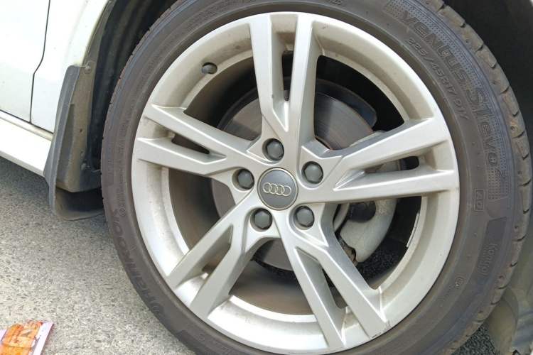 Used Audi A3 2018 30th Anniversary Edition Limousine 35 TFSI Fashion Model Right Front Wheel Hub