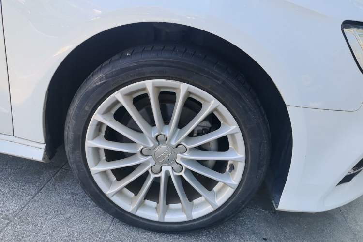 Used Audi A3 2018 30th Anniversary Edition Sportback 35 TFSI Fashion Model Right Front Wheel Hub