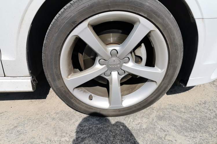Used Audi A3 2018 30th Anniversary Edition Limousine 35 TFSI Fashion Model Right Front Wheel Hub