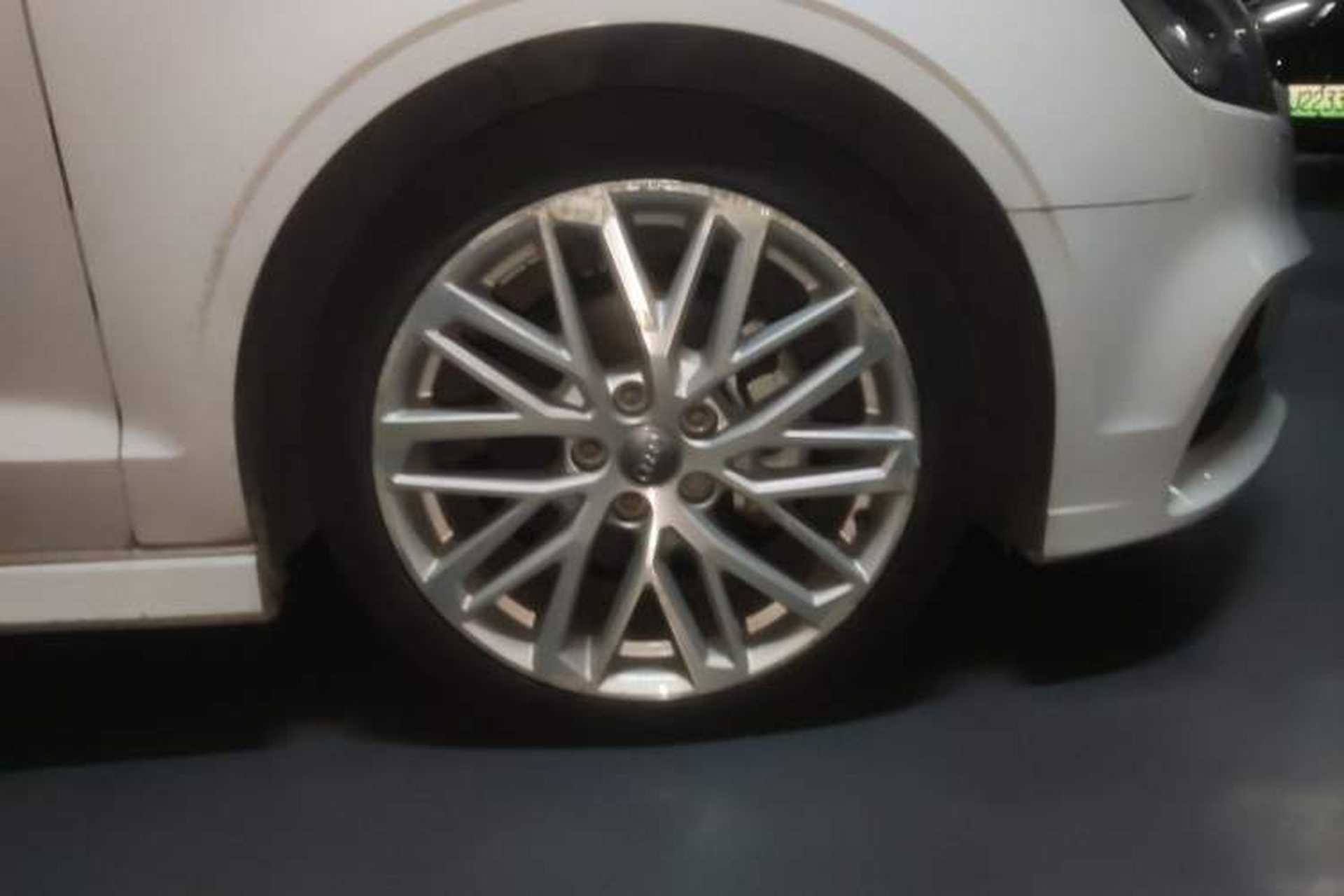 Used Audi A3 2018 30th Anniversary Edition Limousine 35 TFSI Style Model Right Front Wheel Hub