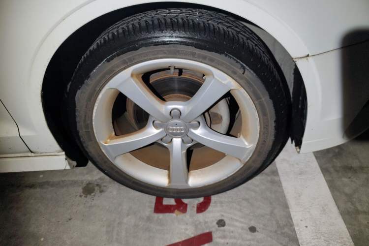 Used Audi A3 2018 30th Anniversary Edition Limousine 35 TFSI Fashion Model Right Front Wheel Hub