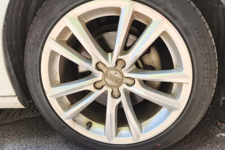 Used Audi A3 2018 30th Anniversary Edition Limousine 35 TFSI Ambition Model Right Front Wheel Hub