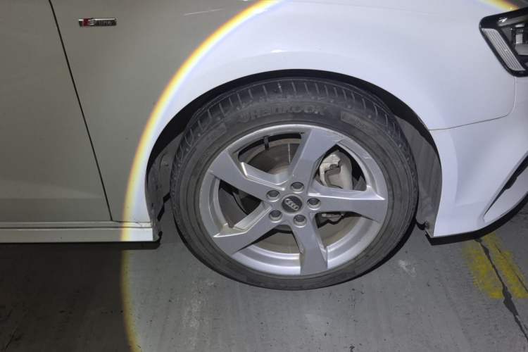 Used Audi A3 2018 30th Anniversary Edition Sportback 35 TFSI Fashion Model Right Front Wheel Hub
