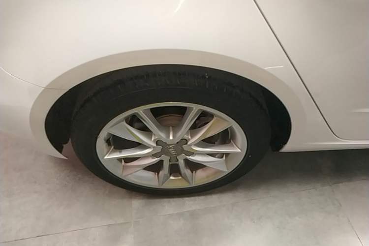 Used Audi A3 2018 30th Anniversary Edition Sportback 35 TFSI Ambition Model Right Rear Wheel Hub