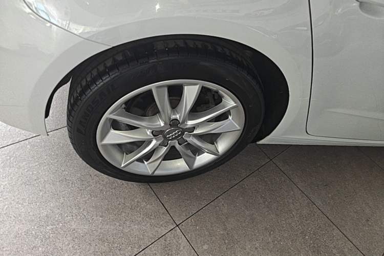Used Audi A3 2018 30th Anniversary Edition Sportback 35 TFSI Ambition Model Right Rear Wheel Hub