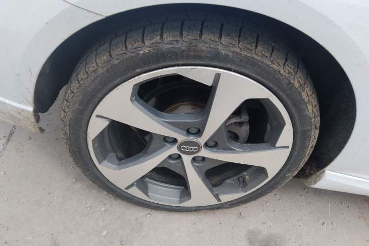 Used Audi A3 2018 30th Anniversary Edition Sportback 35 TFSI Sport Model Right Rear Wheel Hub