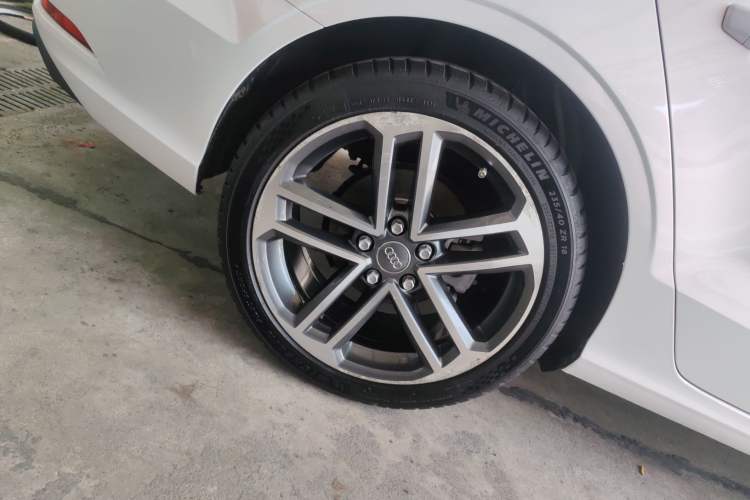 Used Audi A3 2018 30th Anniversary Edition Limousine 35 TFSI Ambition Model Right Rear Wheel Hub