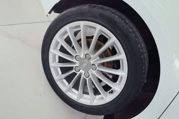 Used Audi A3 2018 30th Anniversary Edition Sportback 35 TFSI Fashion Model Right Rear Wheel Hub