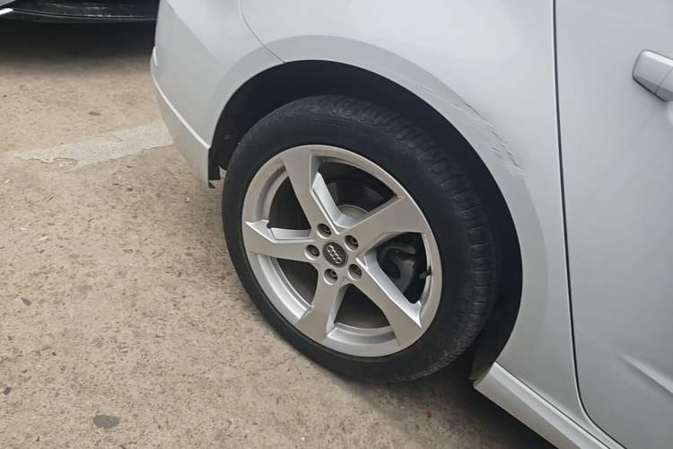 Used Audi A3 2018 30th Anniversary Edition Sportback 35 TFSI Fashion Model Right Rear Wheel Hub
