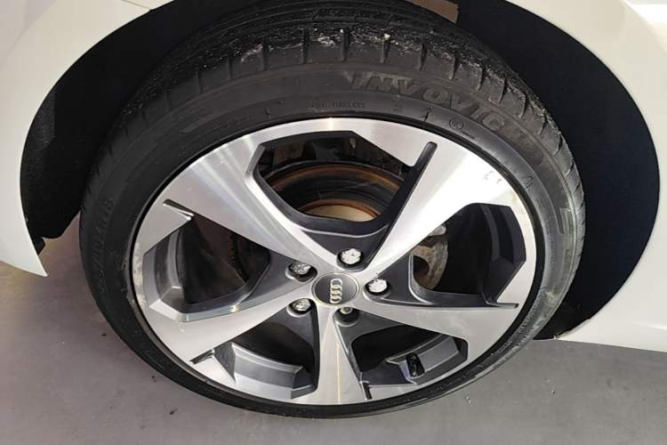 Used Audi A3 2018 30th Anniversary Edition Sportback 35 TFSI Ambition Model Right Rear Wheel Hub