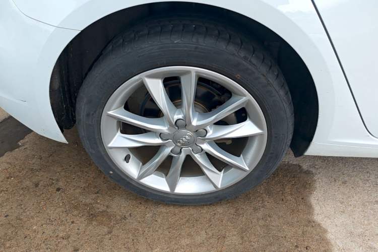 Used Audi A3 2018 30th Anniversary Edition Sportback 35 TFSI Ambition Model Right Rear Wheel Hub