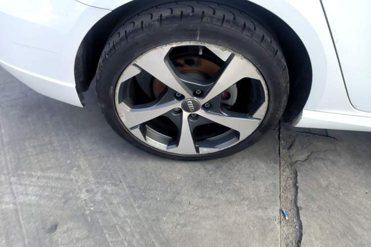 Used Audi A3 2018 30th Anniversary Edition Sportback 35 TFSI Sport Model Right Rear Wheel Hub