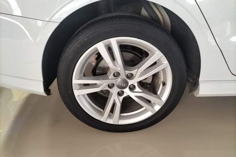Used Audi A3 2018 30th Anniversary Edition Limousine 35 TFSI Fashion Model Right Rear Wheel Hub