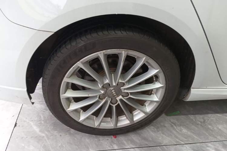 Used Audi A3 2018 30th Anniversary Edition Sportback 35 TFSI Fashion Model Right Rear Wheel Hub