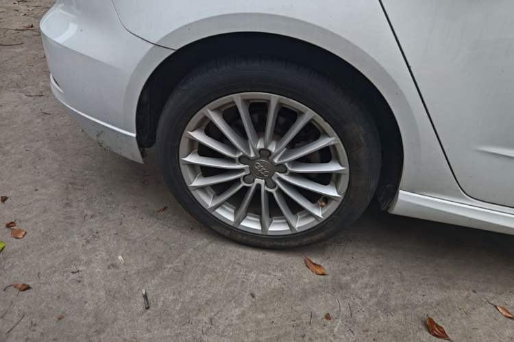 Used Audi A3 2018 30th Anniversary Edition Sportback 35 TFSI Fashion Model Right Rear Wheel Hub