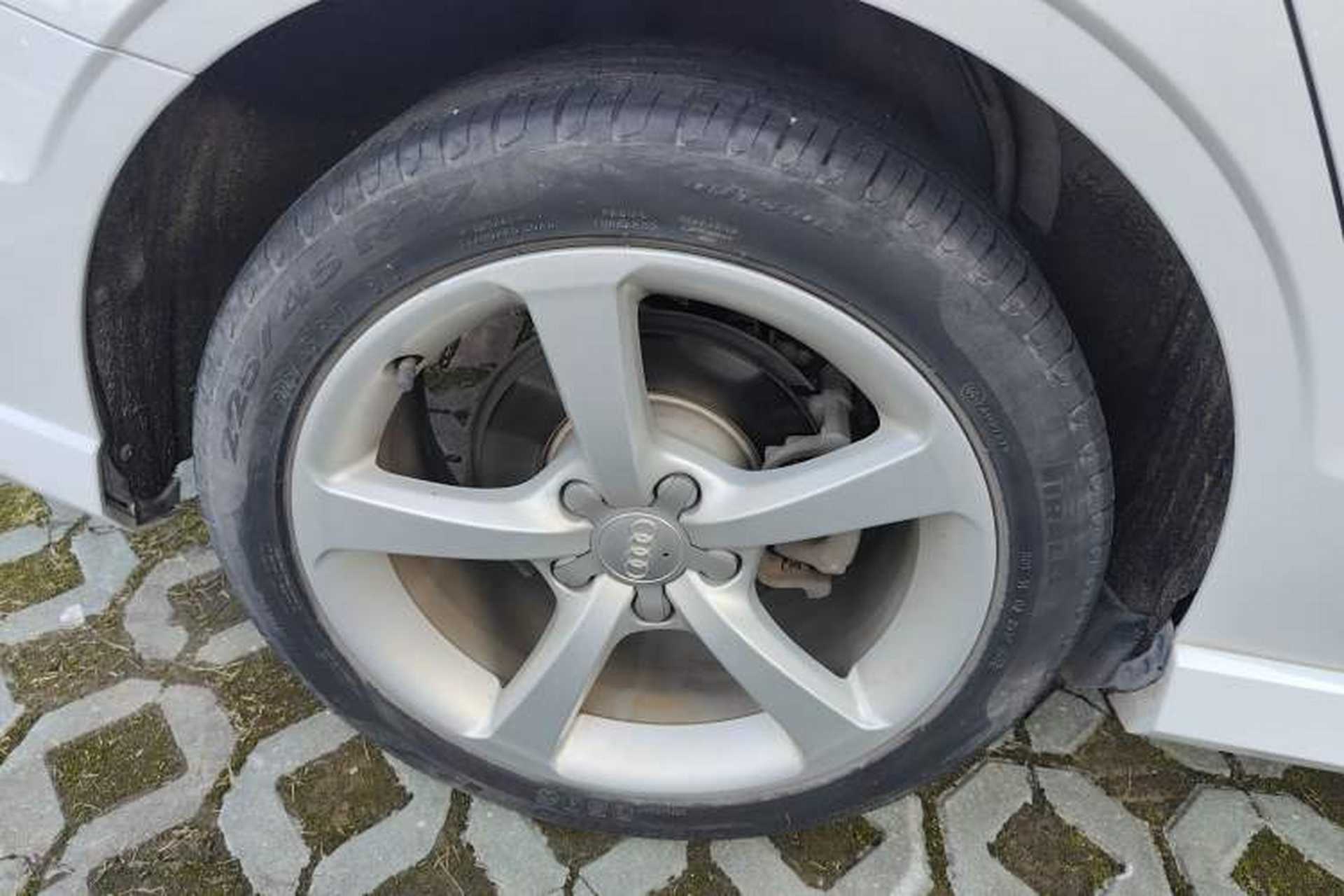 Used Audi A3 2018 30th Anniversary Edition Limousine 35 TFSI Fashion Model Right Rear Wheel Hub