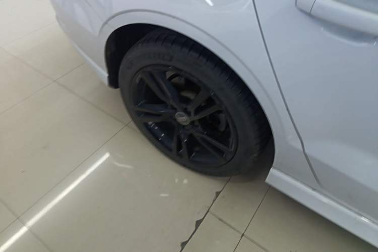 Used Audi A3 2018 30th Anniversary Edition Limousine 35 TFSI Fashion Model Right Rear Wheel Hub