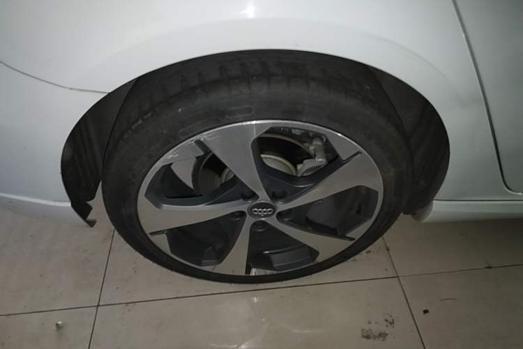 Used Audi A3 2018 30th Anniversary Edition Sportback 35 TFSI Sport Model Right Rear Wheel Hub