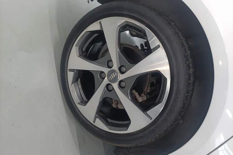 Used Audi A3 2018 30th Anniversary Edition Sportback 40 TFSI Sport Model Right Rear Wheel Hub