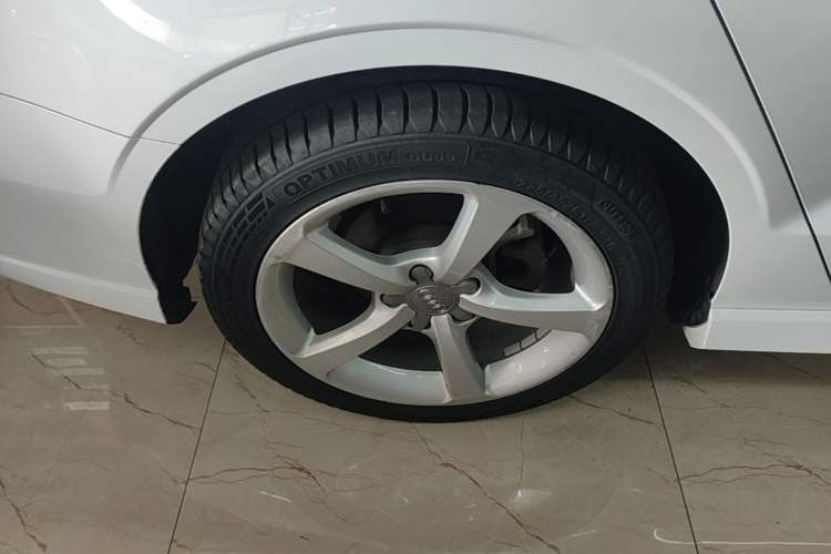 Used Audi A3 2018 30th Anniversary Edition Limousine 35 TFSI Fashion Model Right Rear Wheel Hub