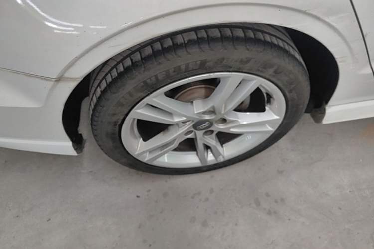 Used Audi A3 2018 30th Anniversary Edition Limousine 35 TFSI Fashion Model Right Rear Wheel Hub