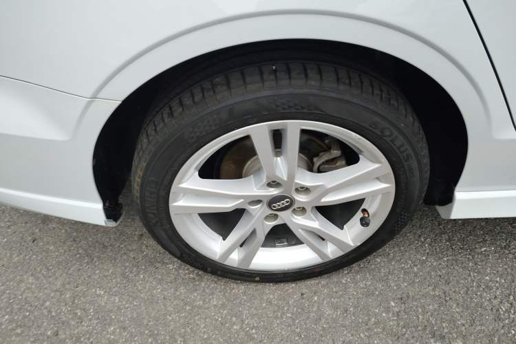 Used Audi A3 2018 30th Anniversary Edition Limousine 35 TFSI Fashion Model Right Rear Wheel Hub