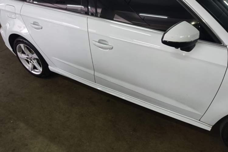 Used Audi A3 2018 30th Anniversary Edition Sportback 35 TFSI Fashion Model Right Side Sill