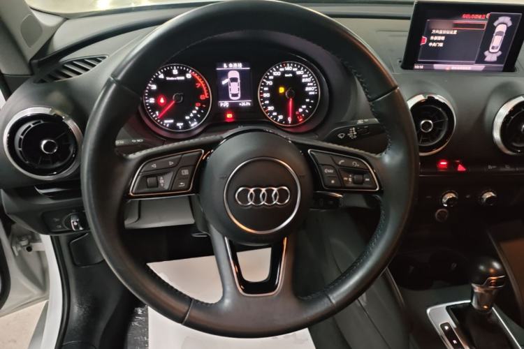 Used Audi A3 2018 30th Anniversary Edition Limousine 35 TFSI Fashion Model Steering Wheel
