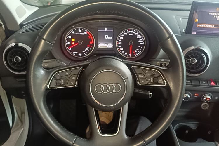 Used Audi A3 2018 30th Anniversary Edition Limousine 35 TFSI Fashion Model Steering Wheel