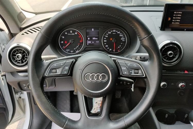 Used Audi A3 2018 30th Anniversary Edition Limousine 35 TFSI Fashion Model Steering Wheel