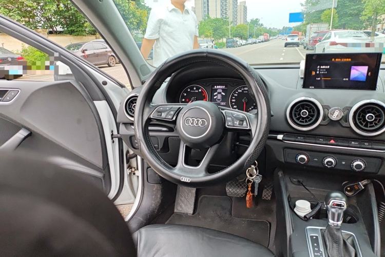 Used Audi A3 2018 30th Anniversary Edition Limousine 35 TFSI Fashion Model Steering Wheel