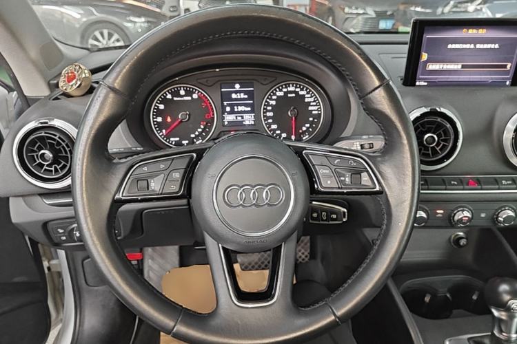 Used Audi A3 2018 30th Anniversary Edition Limousine 35 TFSI Fashion Model Steering Wheel