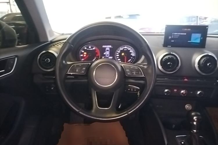 Used Audi A3 2018 30th Anniversary Edition Limousine 35 TFSI Fashion Model Steering Wheel