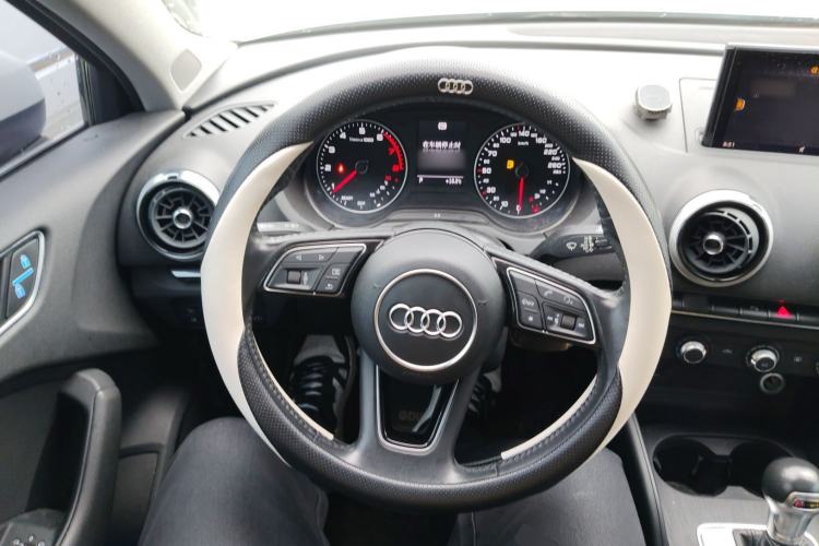 Used Audi A3 2018 30th Anniversary Edition Limousine 35 TFSI Fashion Model Steering Wheel